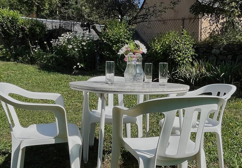 PROCHE LUCHON MAISON DE MONTAGNE "LA CAROUILLE" 4 PERSONNES- JARDIN, GARAGE